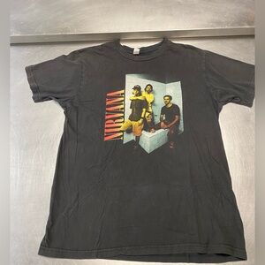 Tultex Nirvana black T Shirt Size Large Rare Bathroom Pic Kurt Cobain